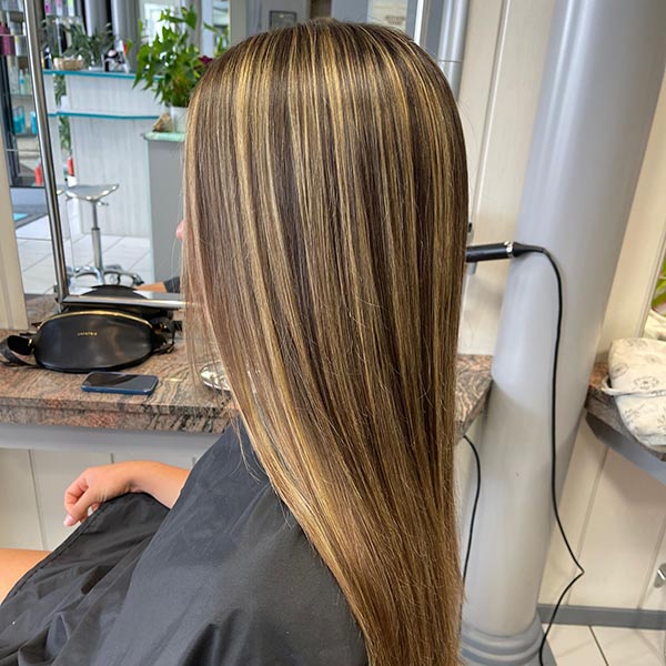 Referenzfoto Damen Strähnen - Friseur Luisas Hairfashion Wetzlar